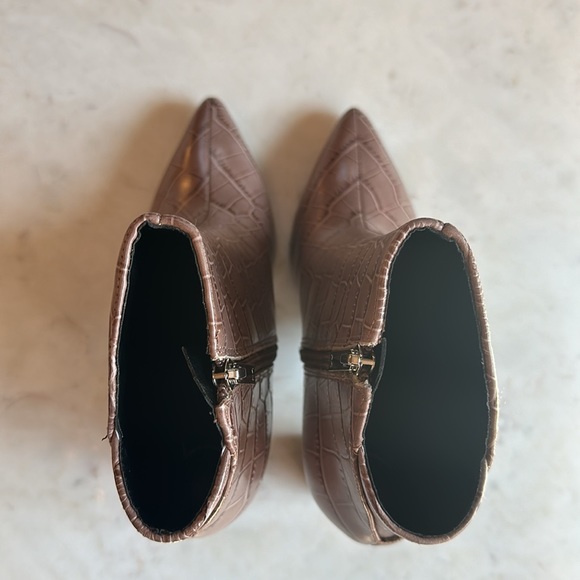 NWOT Marc Fisher Booties - Picture 7 of 8